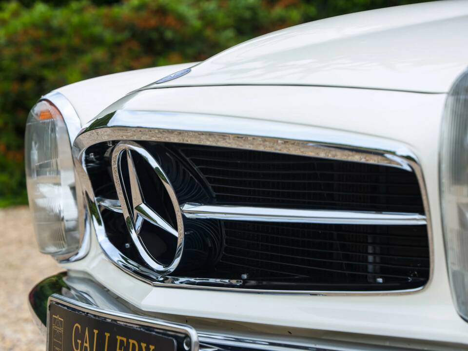 Image 24/50 de Mercedes-Benz 280 SL (1971)