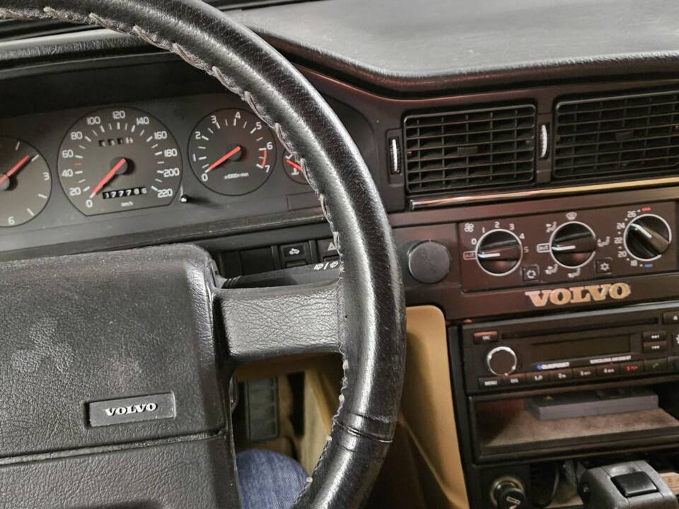 Image 6/13 of Volvo 760 (1988)