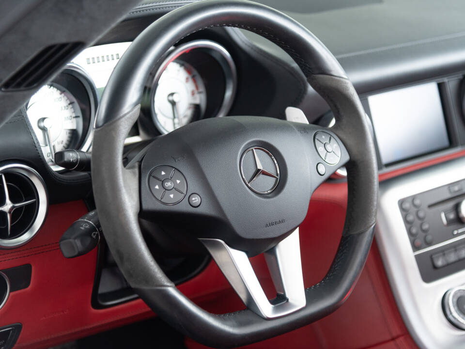 Image 28/48 of Mercedes-Benz SLS AMG Roadster (2012)