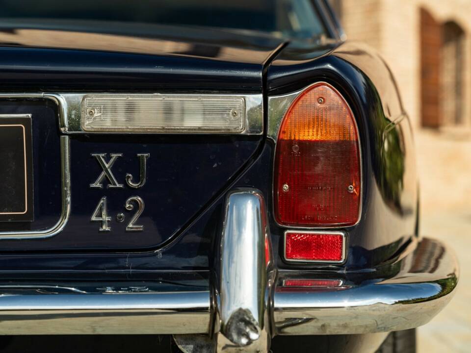 Bild 23/50 von Jaguar XJ 4.2 (1978)