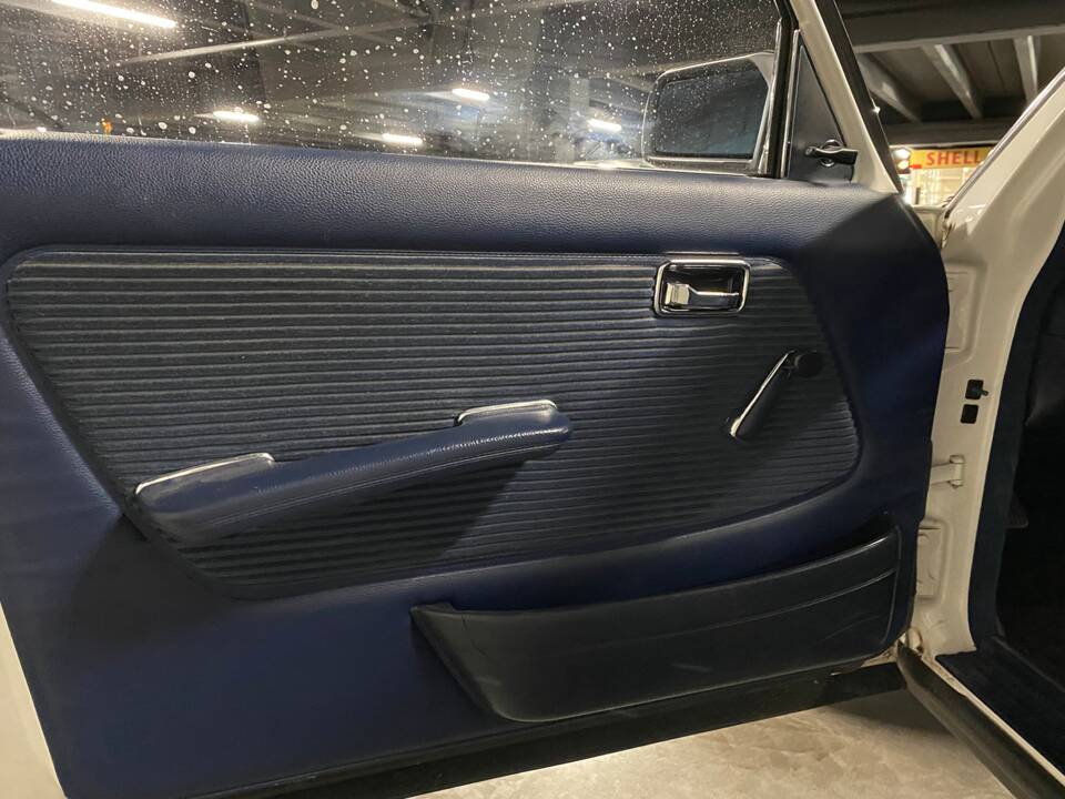 Imagen 25/27 de Mercedes-Benz 230 (1977)