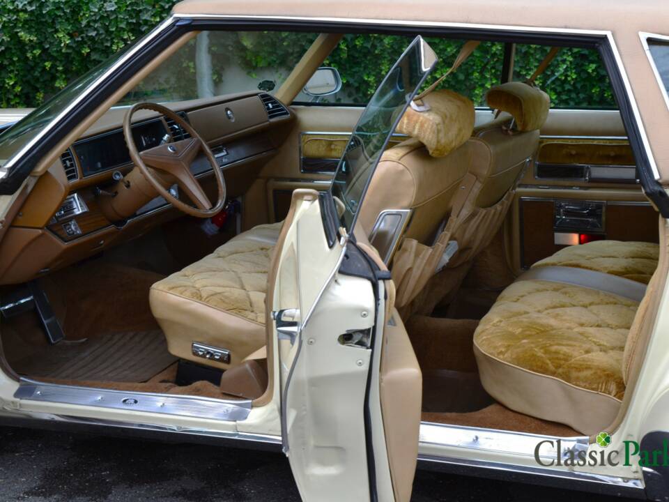 Image 24/50 de Buick Electra 225 Hardtop (1976)