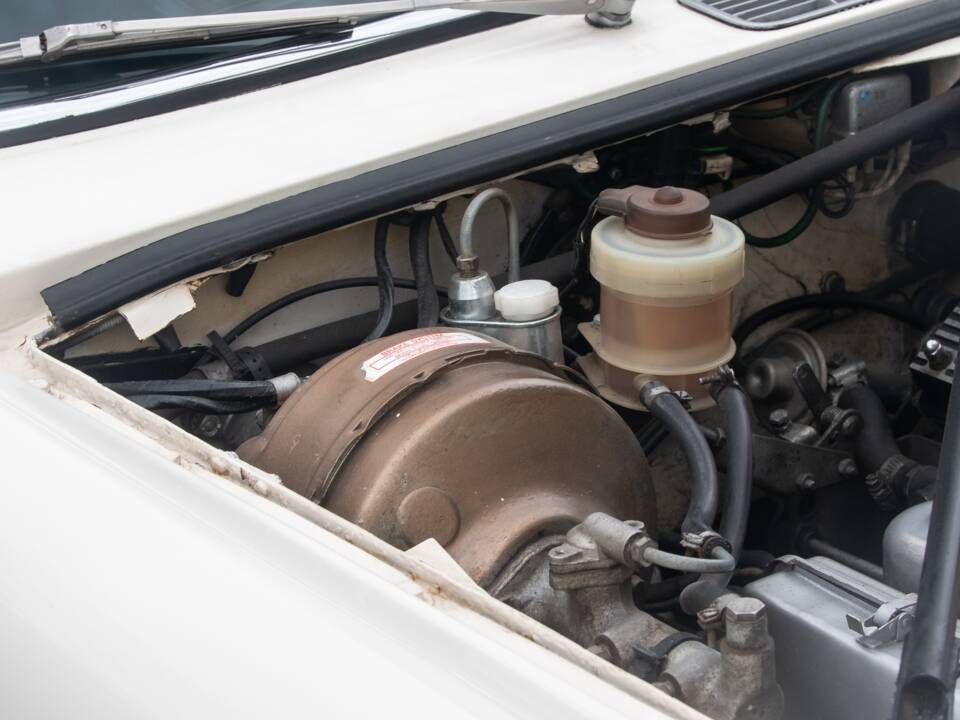 Image 30/50 of Jaguar XJ 6 4.2 (1972)