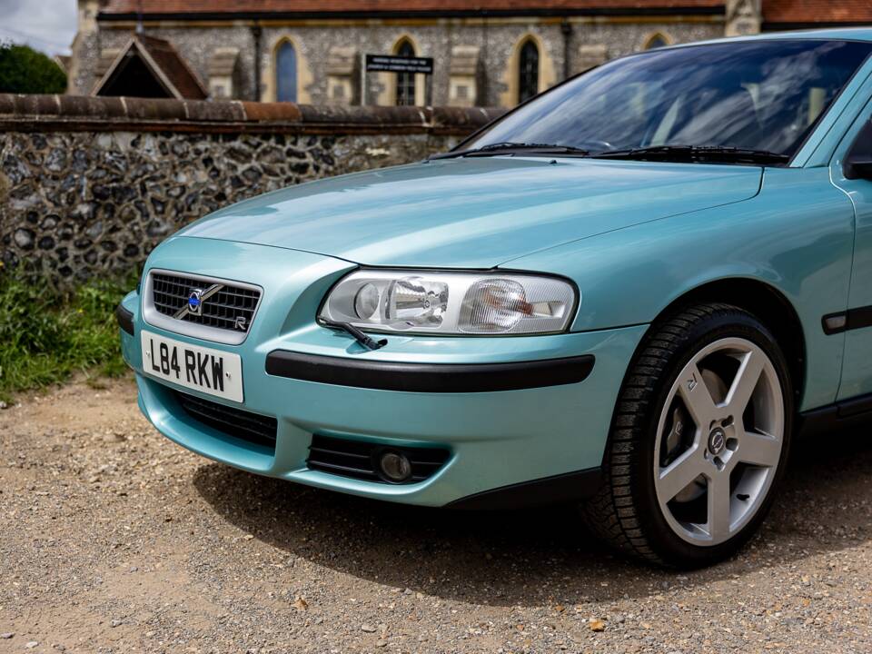 Image 24/50 de Volvo V70 R AWD (2003)