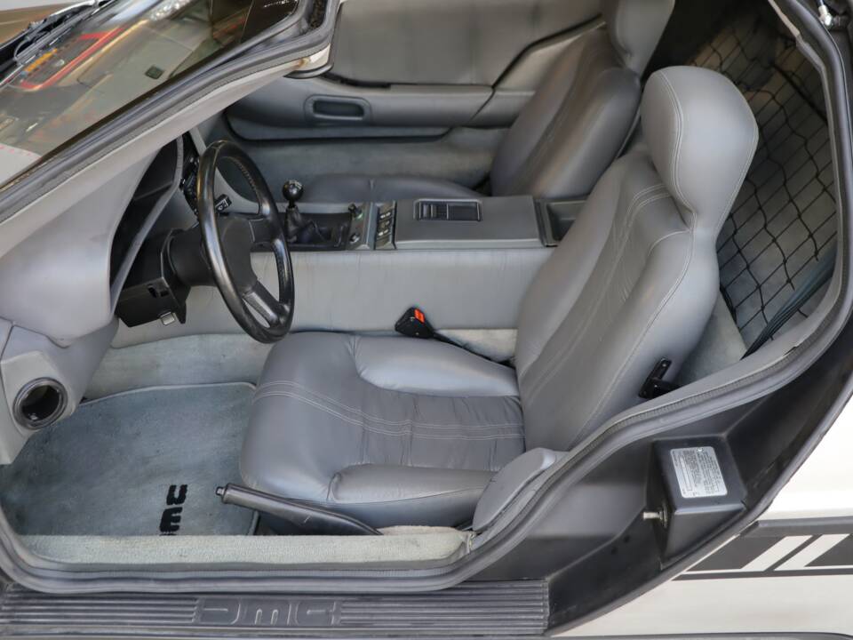 Image 45/49 of DeLorean DMC-12 (1981)