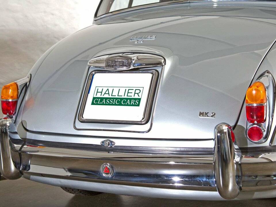 Image 7/20 of Jaguar Mk II 3.8 (1962)