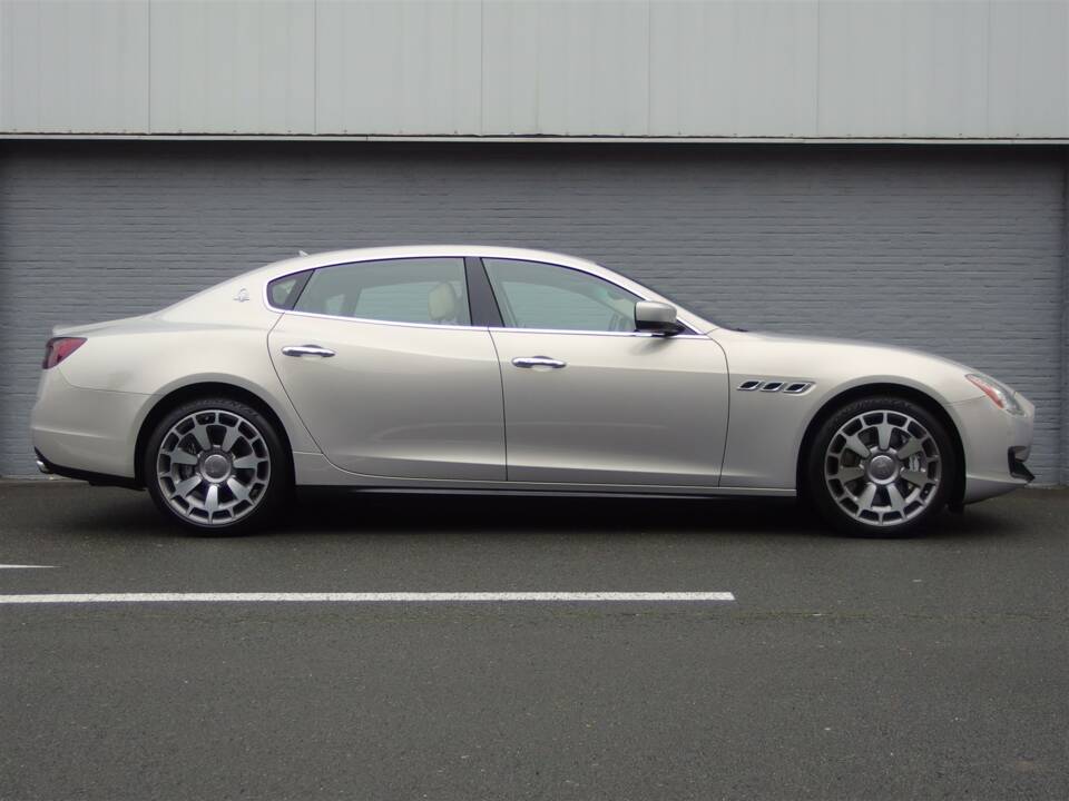 Image 5/90 of Maserati Quattroporte GTS (2013)