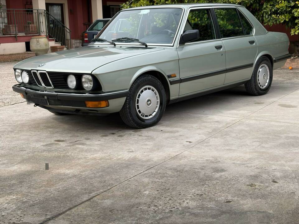 Bild 15/41 von BMW 520i (1982)
