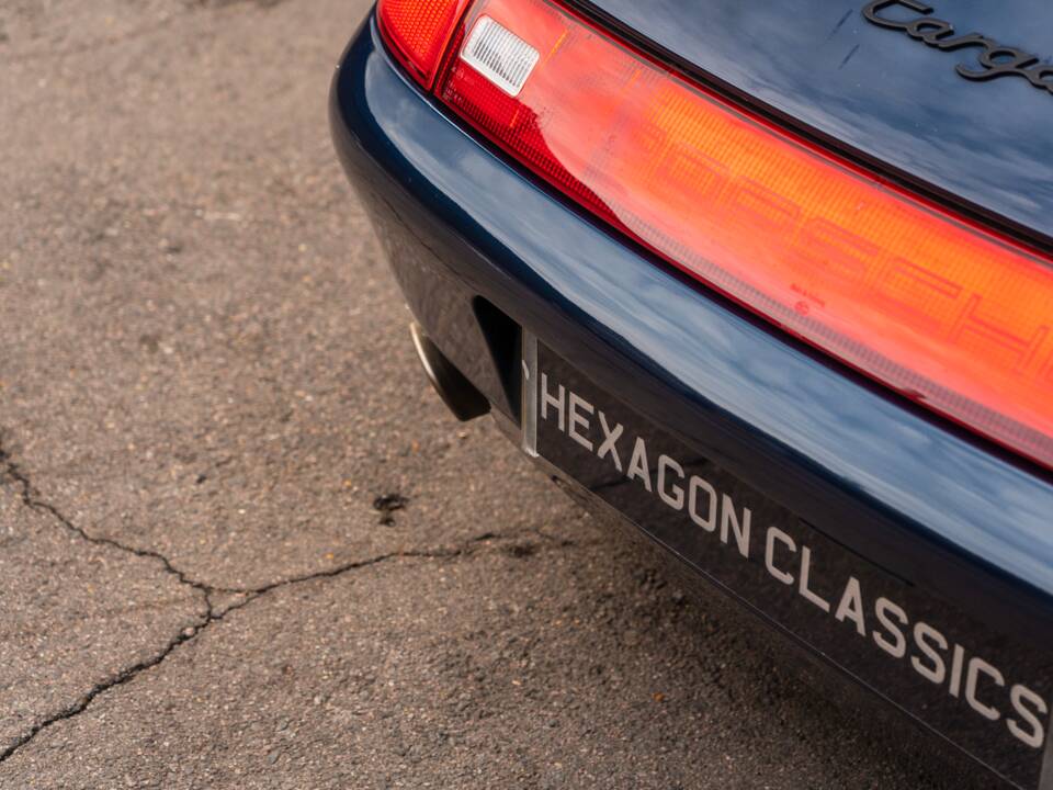 Image 4/68 of Porsche 911 Carrera (1997)