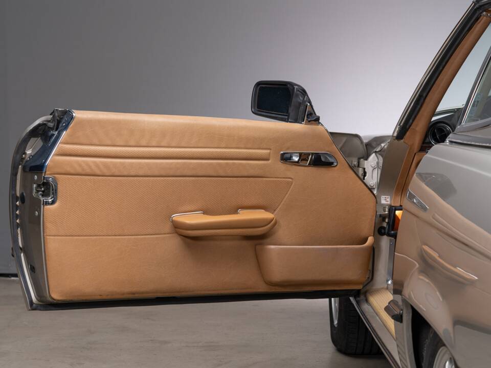 Bild 14/23 von Mercedes-Benz 560 SL (1987)
