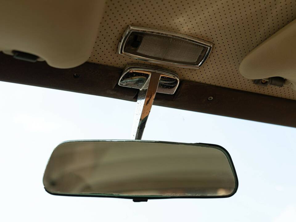 Bild 40/50 von Mercedes-Benz 200 (1966)