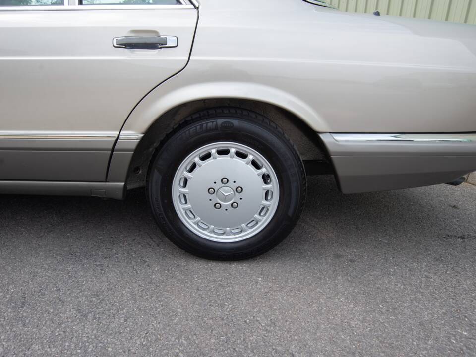 Bild 25/29 von Mercedes-Benz 300 SEL (1990)
