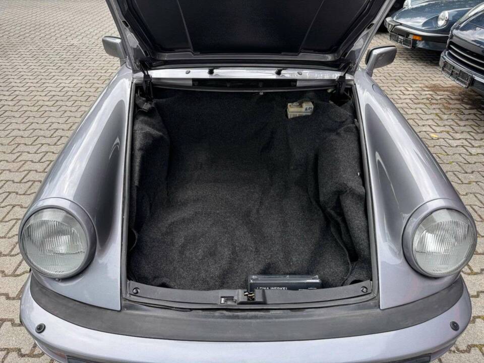 Afbeelding 6/7 van Porsche 911 Carrera 3.2 (1989)