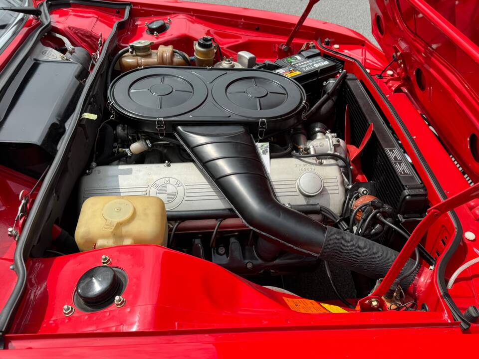 Image 54/73 of BMW 2,5 CS (1975)
