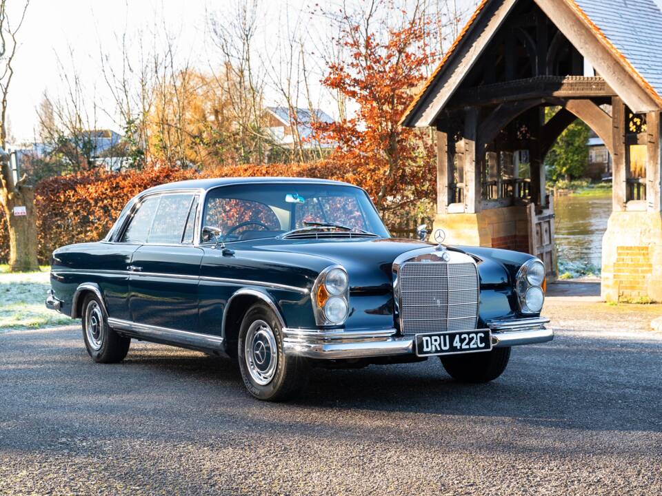 Afbeelding 14/45 van Mercedes-Benz 300 SE (1965)