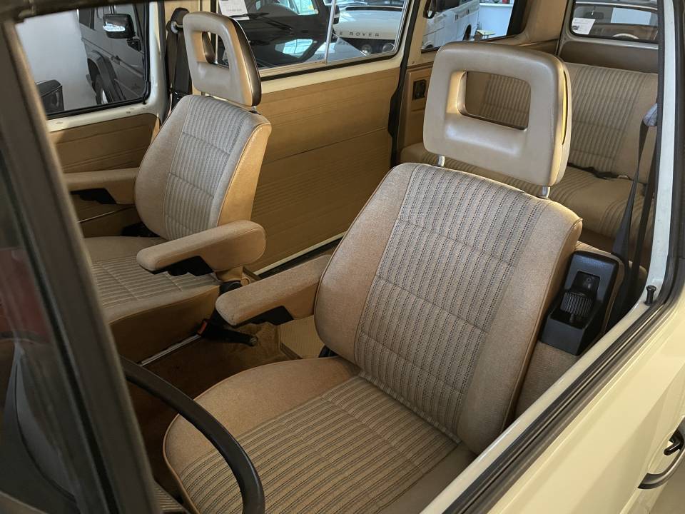 Bild 4/15 von Volkswagen T3 Multivan 1.6 TD (1990)