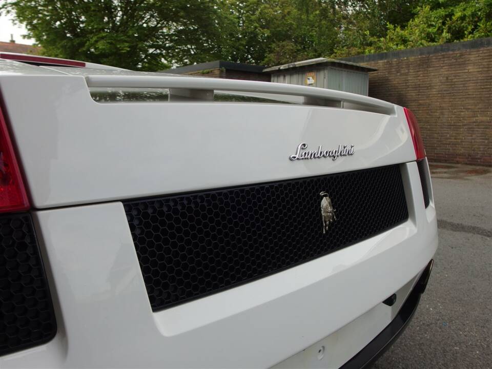 Image 19/100 of Lamborghini Gallardo (2005)