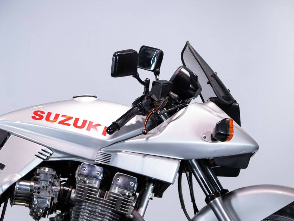 Bild 46/50 von Suzuki GSX 1100 SZ Katana (1982)