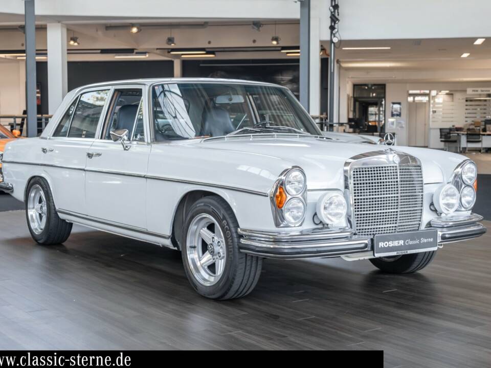 Imagen 7/15 de Mercedes-Benz 280 SE 3,5 (1971)