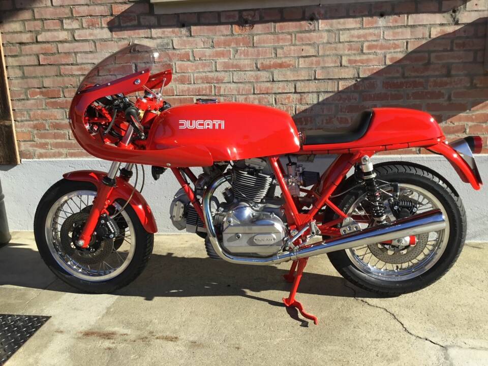 Imagen 7/9 de Ducati DUMMY (1982)