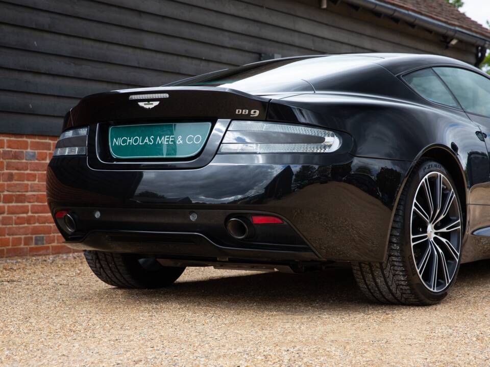 Image 43/94 of Aston Martin DB 9 (2014)