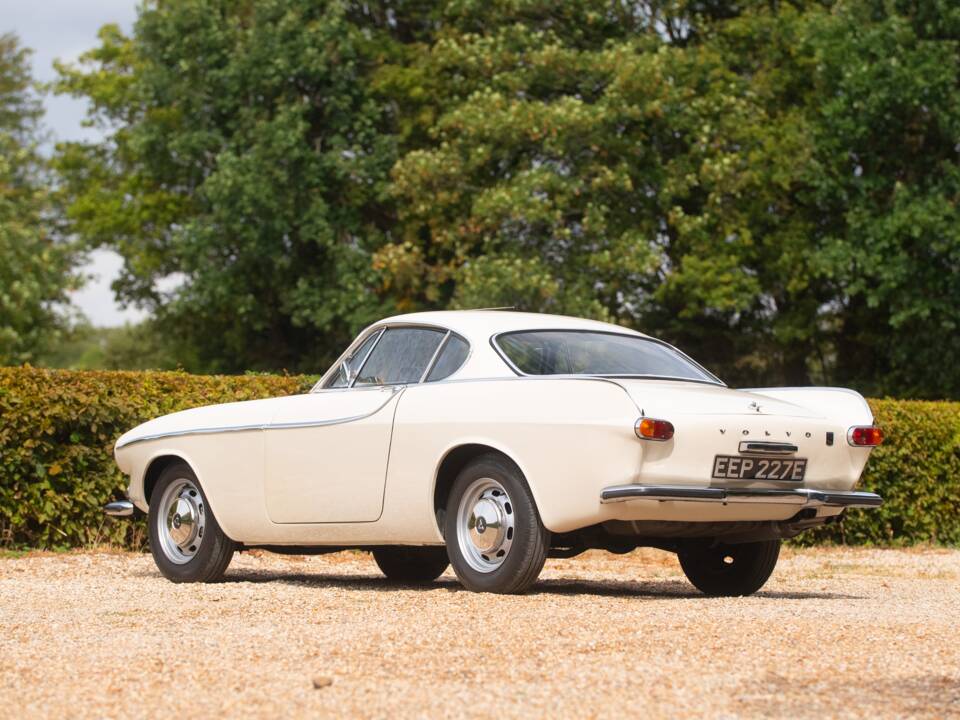 Image 13/50 of Volvo 1800 S (1966)