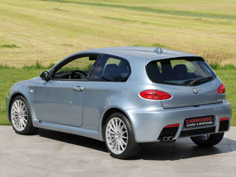 Bild 2/50 von Alfa Romeo 147 3.2 GTA (2005)