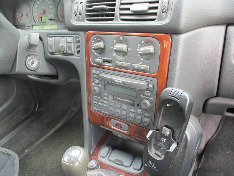 Bild 7/12 von Volvo C70 2.4 T (1998)