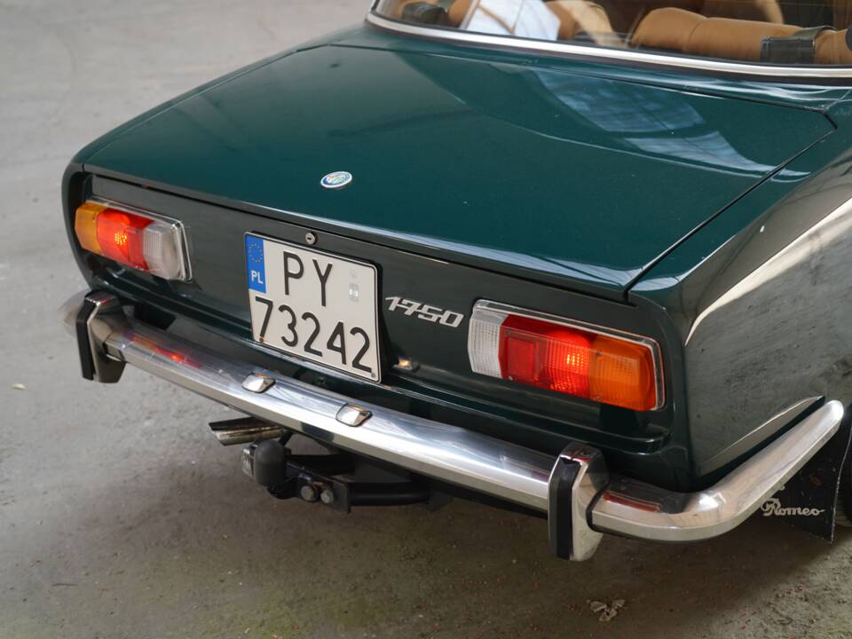 Image 72/83 of Alfa Romeo 1750 Berlina (1970)