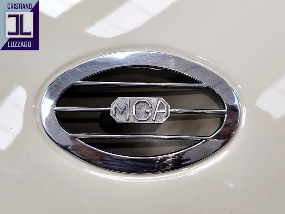 Image 14/61 of MG MGA 1500 (1958)