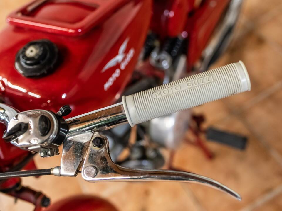 Image 6/13 de Moto Guzzi Guzzino 65 (1900)