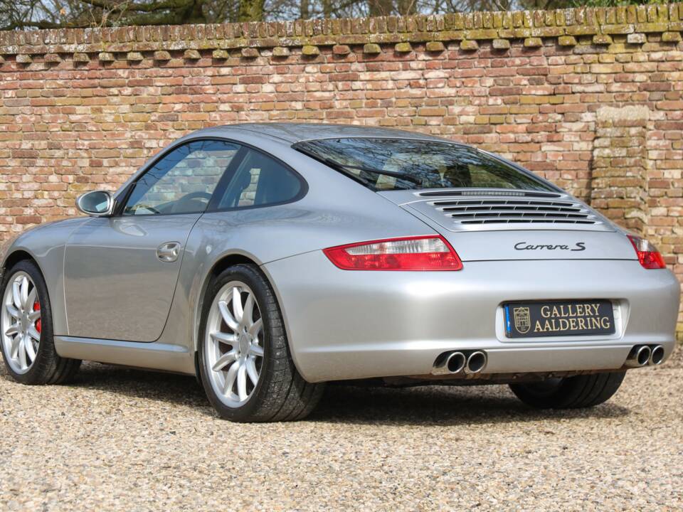 Image 2/50 of Porsche 911 Carrera S (2004)