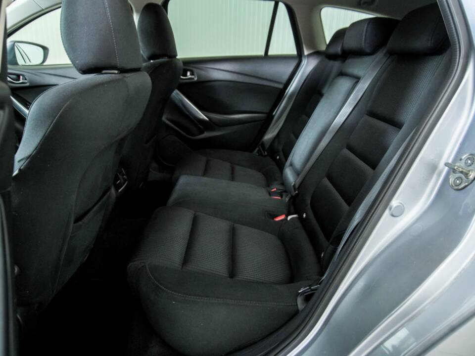 Imagen 41/50 de Mazda 6 Sport Kombi 2.0 Skyactiv-G (2016)