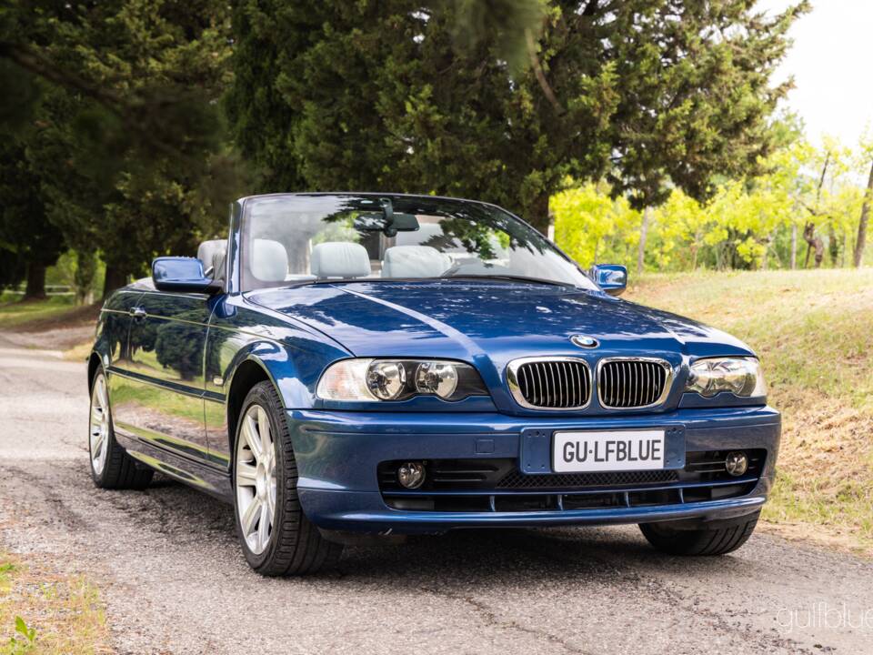 Image 11/56 of BMW 323Ci (2000)