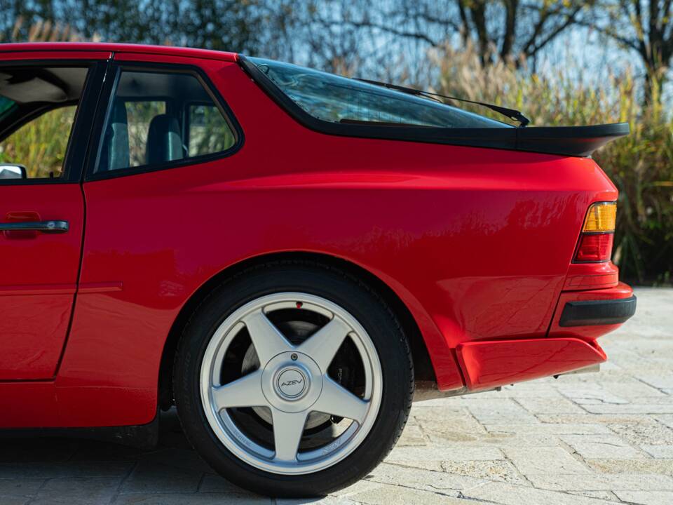 Image 30/50 de Porsche 944 Turbo S (1988)