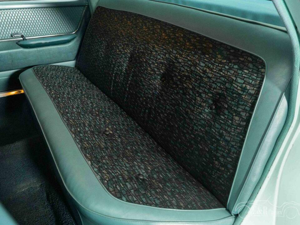 Afbeelding 15/20 van Chrysler Windsor (1960)