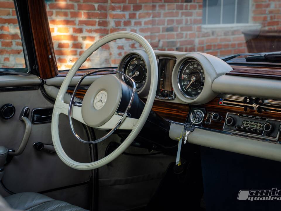 Afbeelding 12/18 van Mercedes-Benz 280 SE 3,5 (1973)