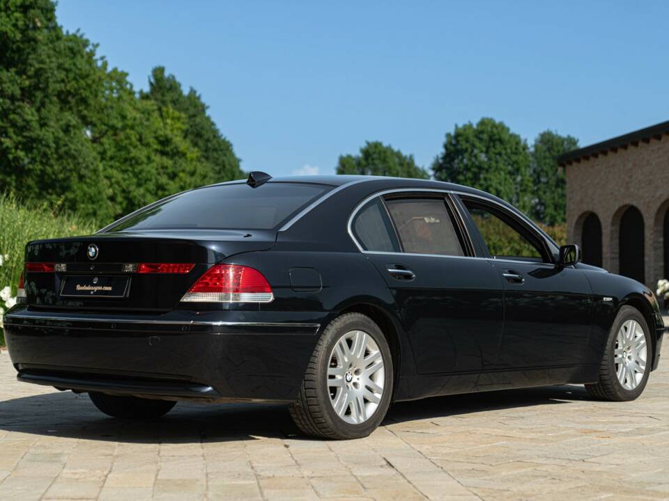 Bild 7/50 von BMW 745Li (2001)
