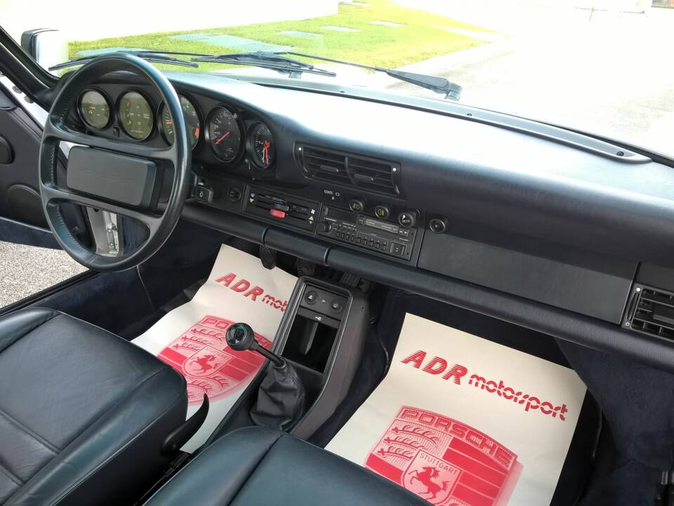 Imagen 9/24 de Porsche 911 Carrera 3.2 (1988)