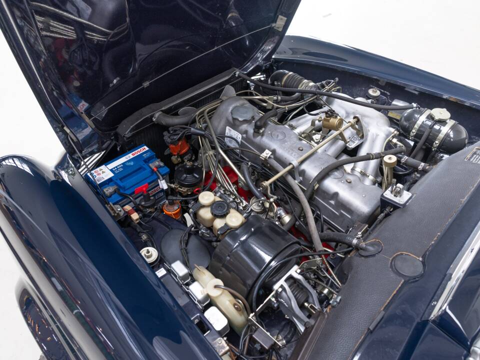 Image 37/40 de Mercedes-Benz 250 SL (1967)