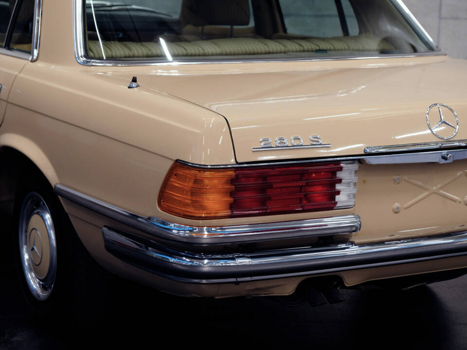 Immagine 8/24 di Mercedes-Benz 280 S (1975)