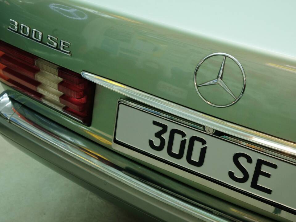 Bild 10/50 von Mercedes-Benz 300 SE (1986)