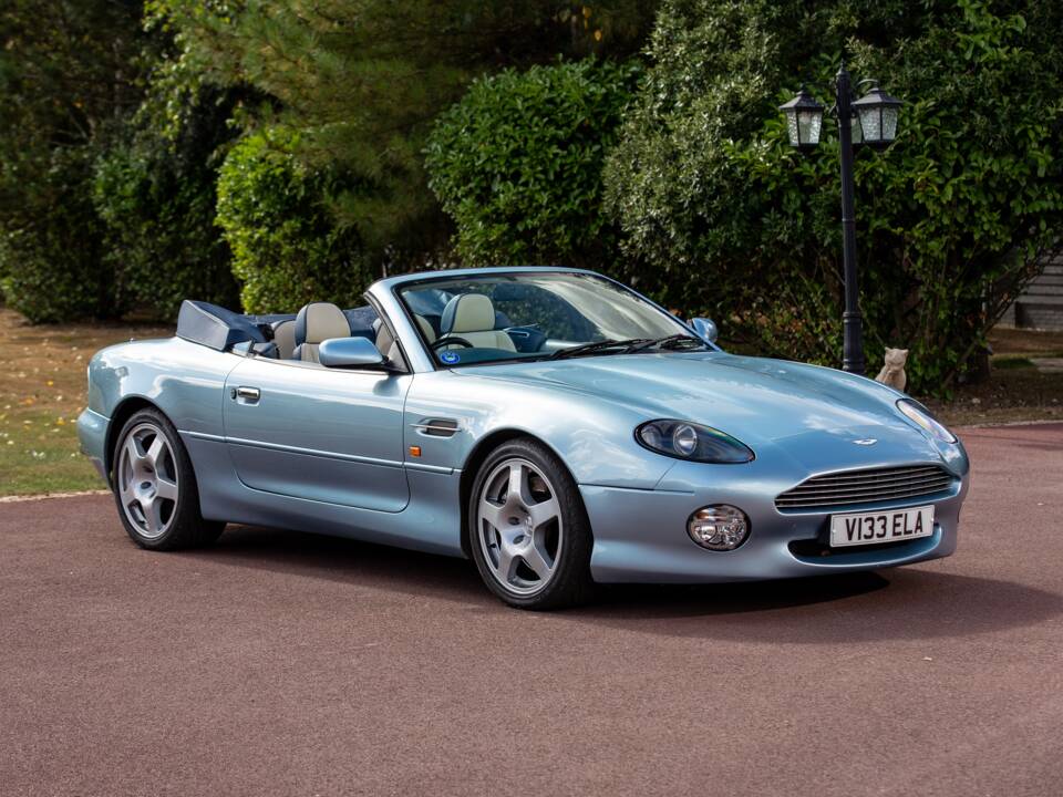 Immagine 43/46 di Aston Martin DB 7 Vantage Volante (2000)