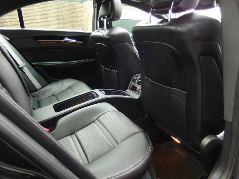 Image 63/97 of Mercedes-Benz CLS 63 AMG S 4MATIC (2013)
