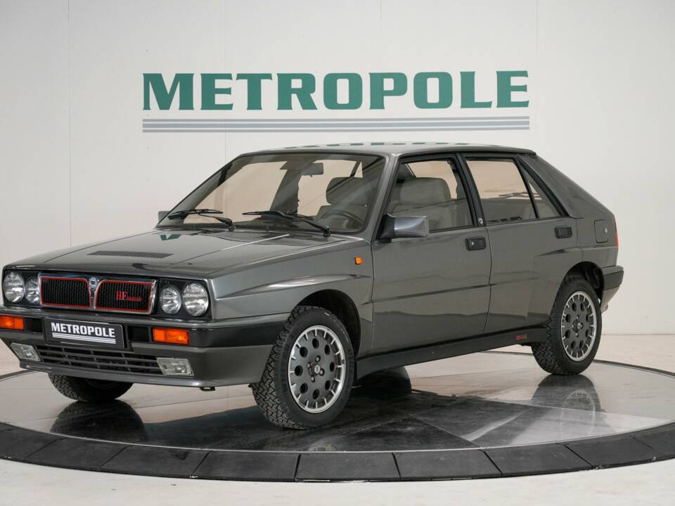 Immagine 1/46 di Lancia Delta HF Integrale (1988)