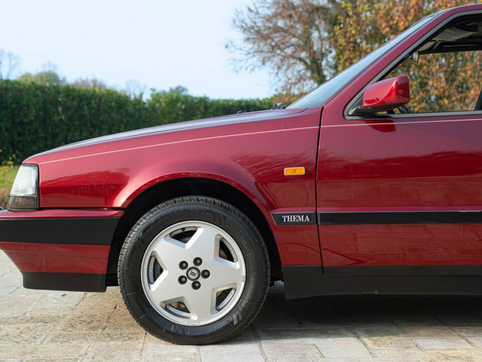 Imagen 17/50 de Lancia Thema 8.32 (1989)