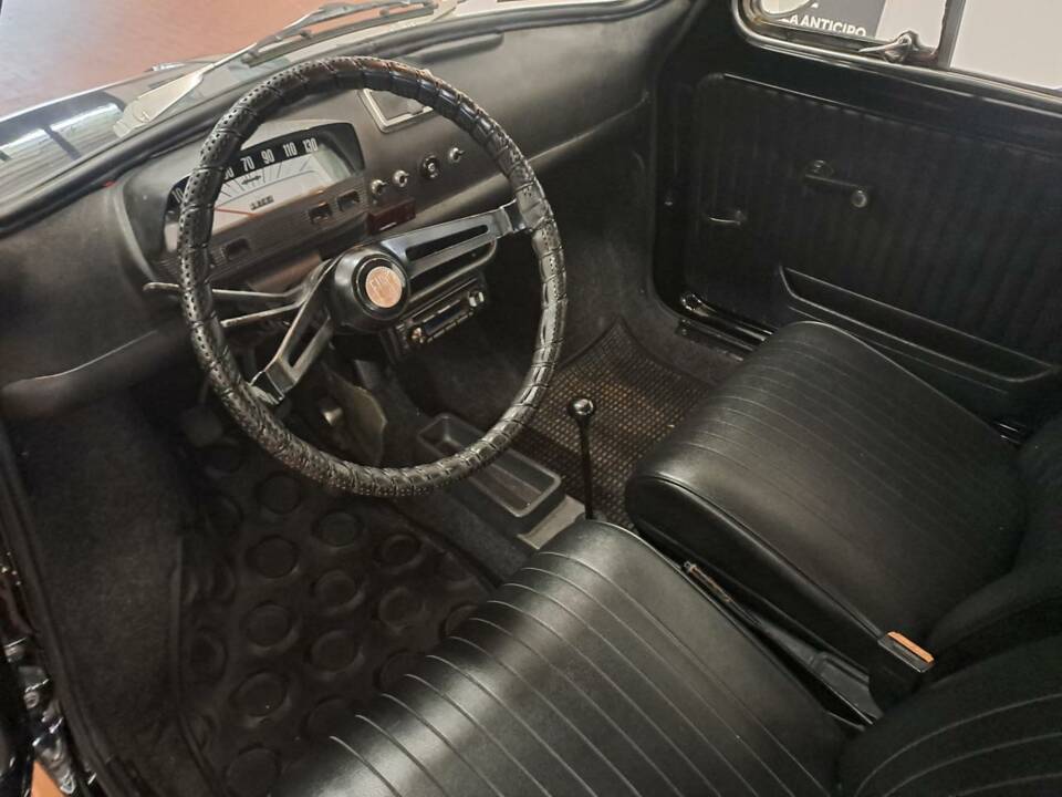 Image 13/31 of FIAT 500 L (1971)