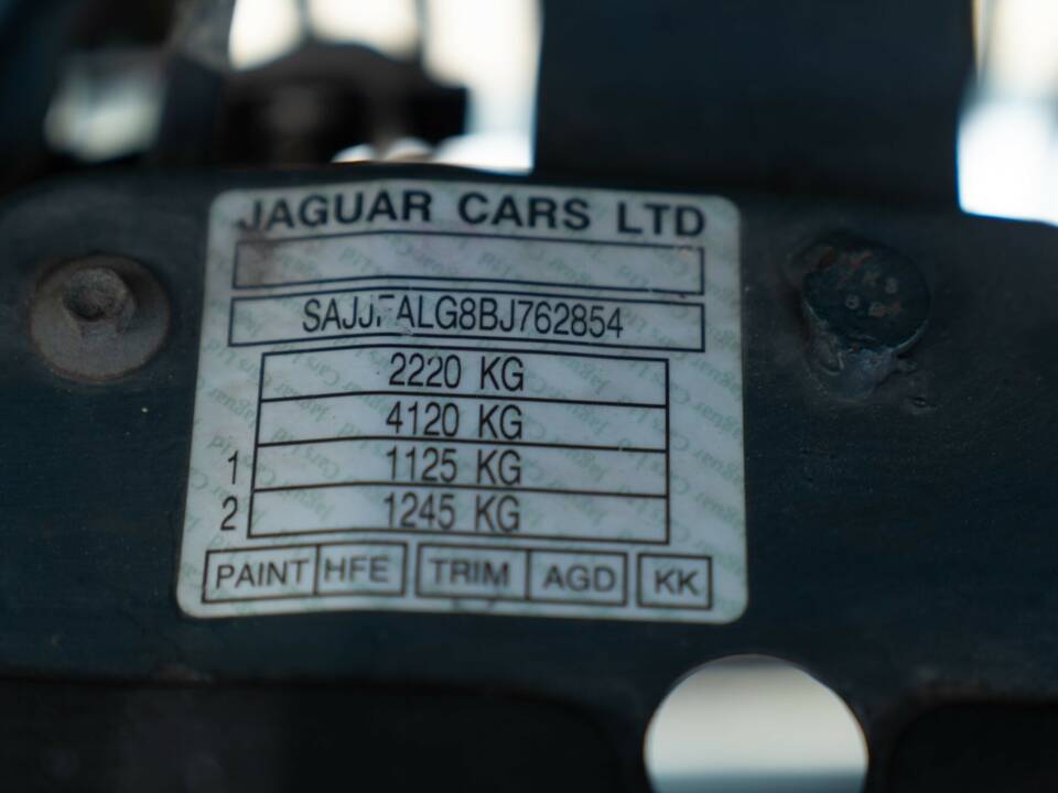 Bild 50/50 von Jaguar XJ6 3.2 (1995)