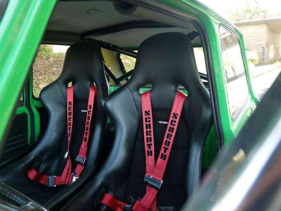 Imagen 12/50 de Innocenti Mini Cooper 1300 (1900)