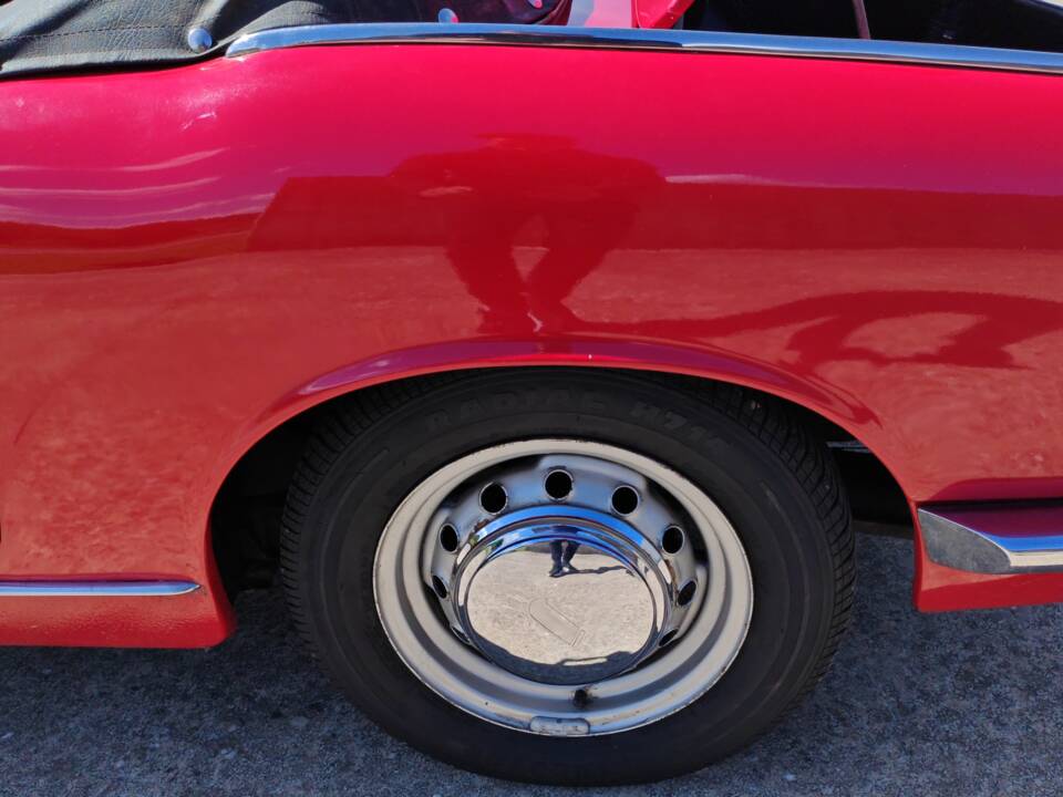 Image 37/40 of Innocenti 950 Spider (1963)